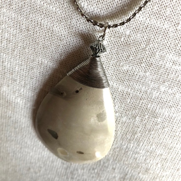 ✨2/$15 Large Polished Stone Pendant - Picture 5 of 6